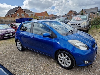 Used Toyota Yaris 2011 for sale - 75639529: Photo