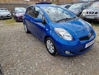 Used Toyota Yaris 2011 for sale - 75639529: Photo