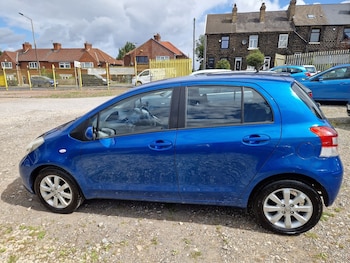 Used Toyota Yaris 2011 for sale - 75639529: Photo