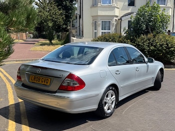 Used Mercedes-Benz E Class 2008 for sale - 79247867: Photo
