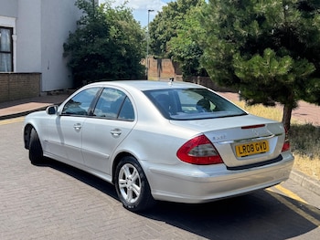 Used Mercedes-Benz E Class 2008 for sale - 79247867: Photo