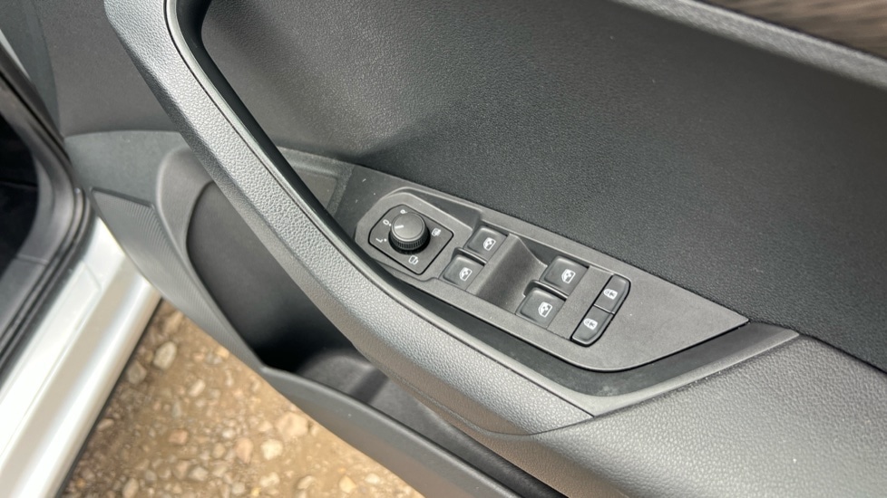 Used Skoda Karoq 2024 for sale - 76870821: Photo 34