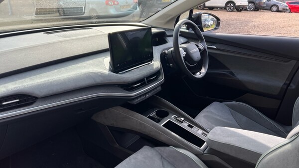 Used Skoda Enyaq 2025 for sale - 76140098: Photo 2