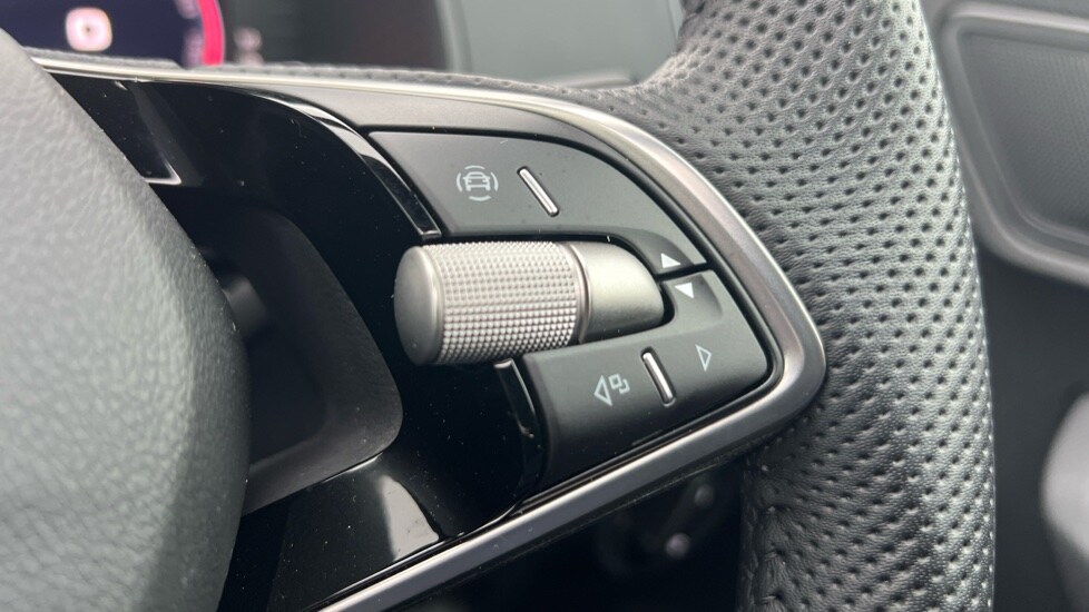 Used Skoda Karoq 2025 for sale - 76563748: Photo 37