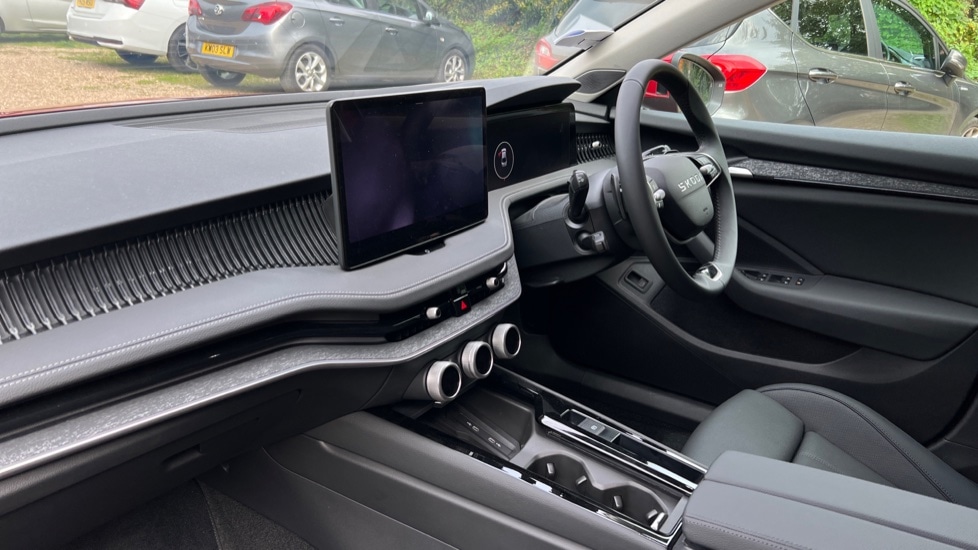 Used Skoda Superb 2025 for sale - 76514763: Photo 2