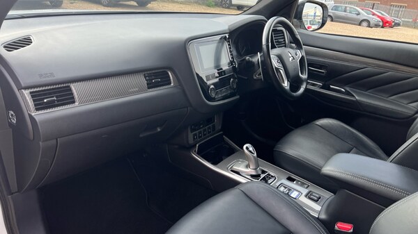 Used Mitsubishi Outlander 2018 for sale - 76098010: Photo 10