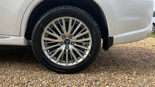 Used Mitsubishi Outlander 2018 for sale - 76098010: Photo 17