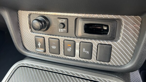 Used Mitsubishi Outlander 2018 for sale - 76098010: Photo 38