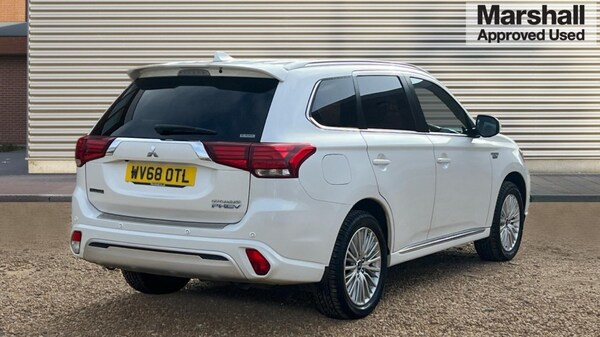 Used Mitsubishi Outlander 2018 for sale - 76098010: Photo 3