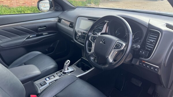 Used Mitsubishi Outlander 2018 for sale - 76098010: Photo 9