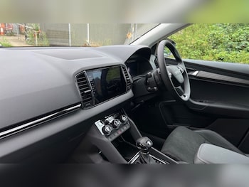 Used Skoda Karoq 2025 for sale - 77055677: Photo