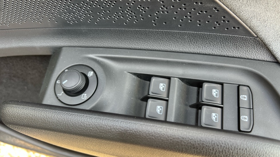 Used Skoda Enyaq 2025 for sale - 76871255: Photo 41