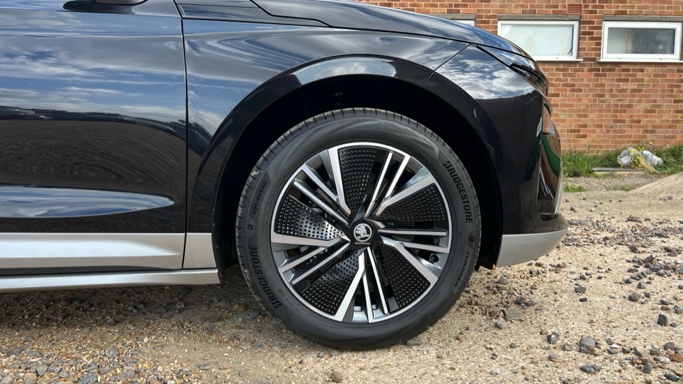 Used Skoda Enyaq 2025 for sale - 76871255: Photo 5