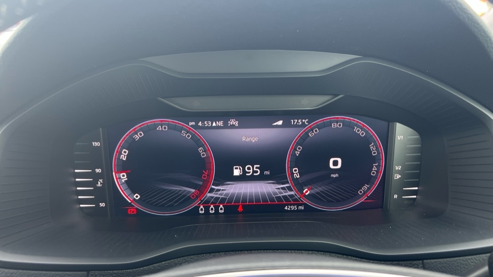 Used Skoda Karoq 2024 for sale - 76868939: Photo 14