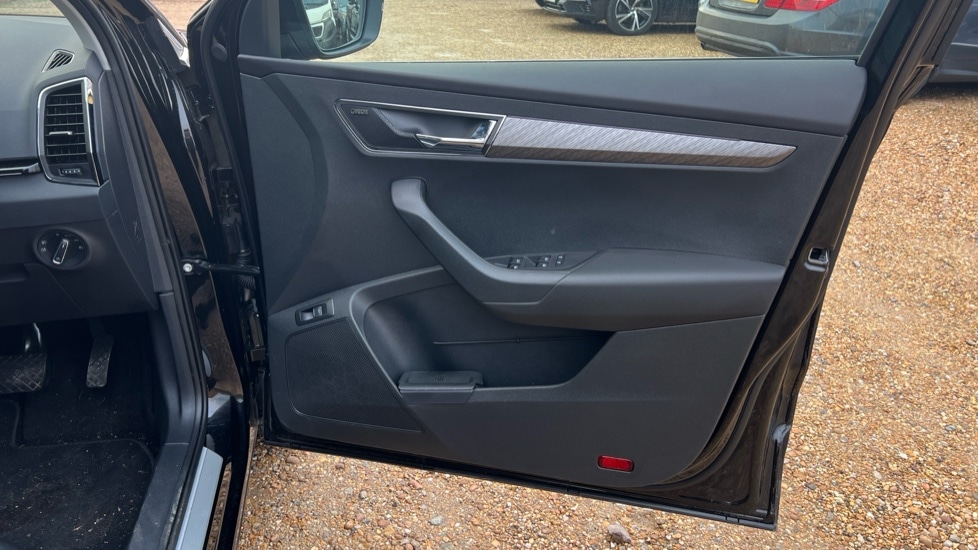 Used Skoda Karoq 2025 for sale - 76888870: Photo 33