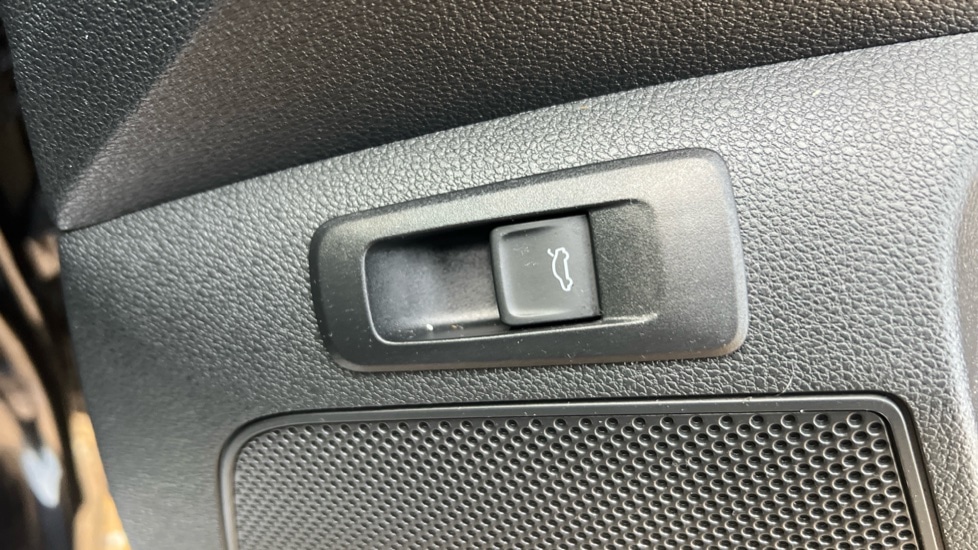 Used Skoda Karoq 2025 for sale - 76888870: Photo 35