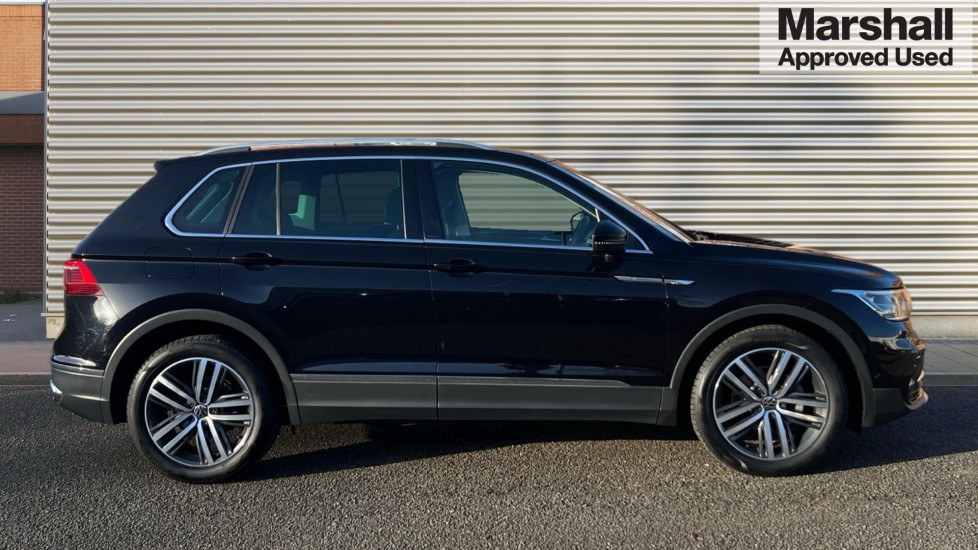 Used Volkswagen Tiguan 2020 for sale - 76869531: Photo 2