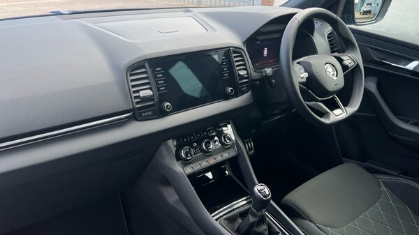 Used Skoda Karoq 2024 for sale - 75451876: Photo 2