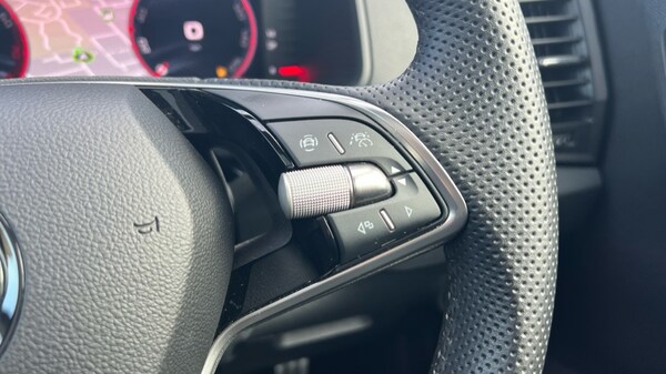 Used Skoda Karoq 2024 for sale - 75451876: Photo 35