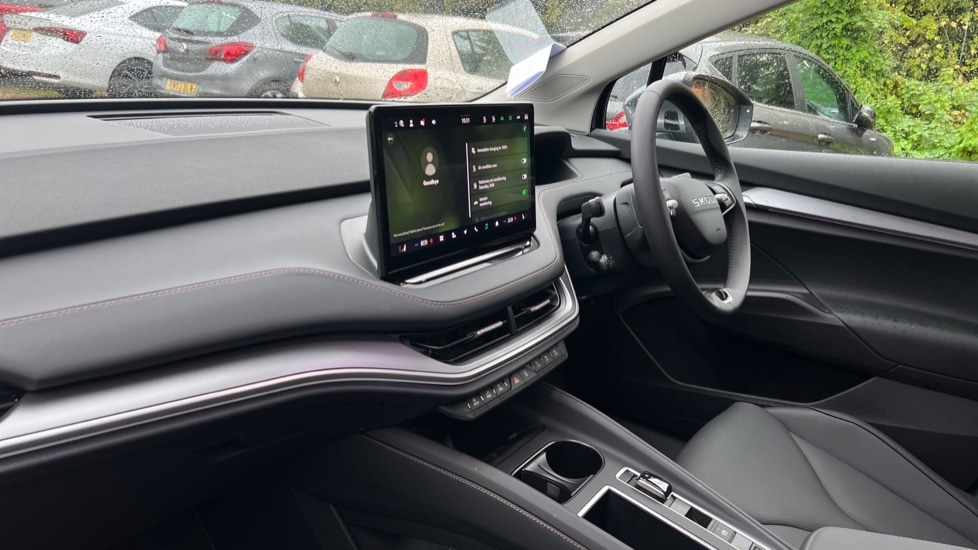 Used Skoda Enyaq 2025 for sale - 76937528: Photo 2