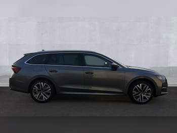 Used Skoda Octavia 2025 for sale - 76130623: Photo