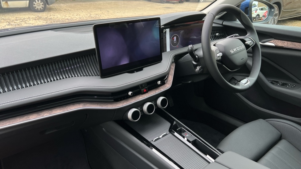 Used Skoda Superb 2025 for sale - 76871303: Photo 2