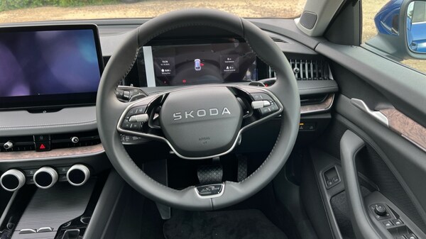 Used Skoda Superb 2025 for sale - 76140348: Photo 27