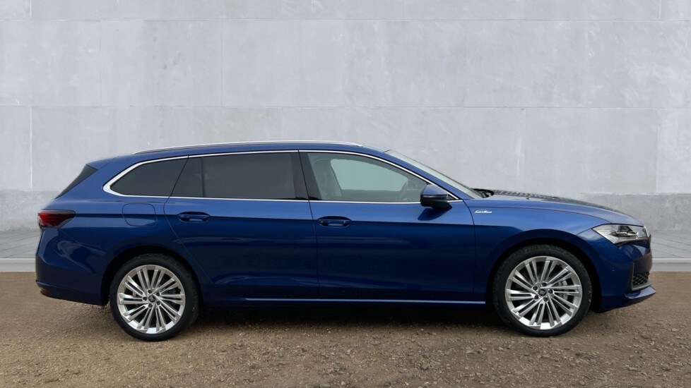 Used Skoda Superb 2025 for sale - 76140348: Photo 4