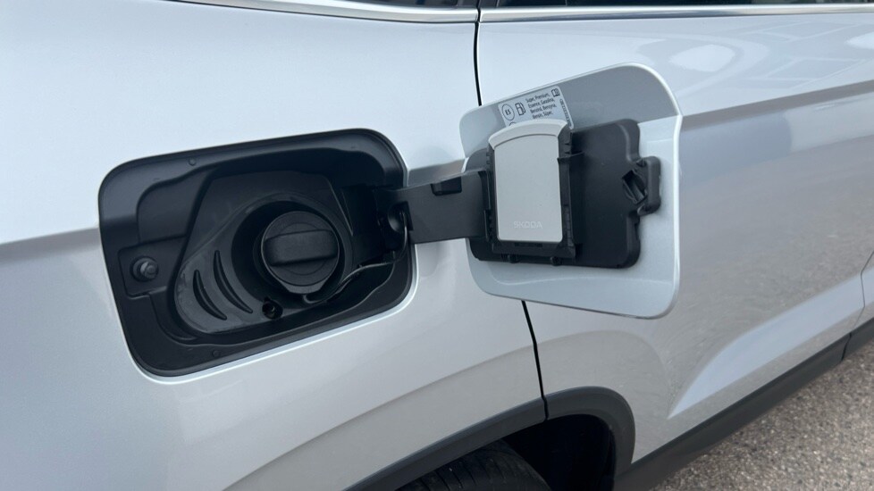 Used Skoda Karoq 2024 for sale - 76272862: Photo 29