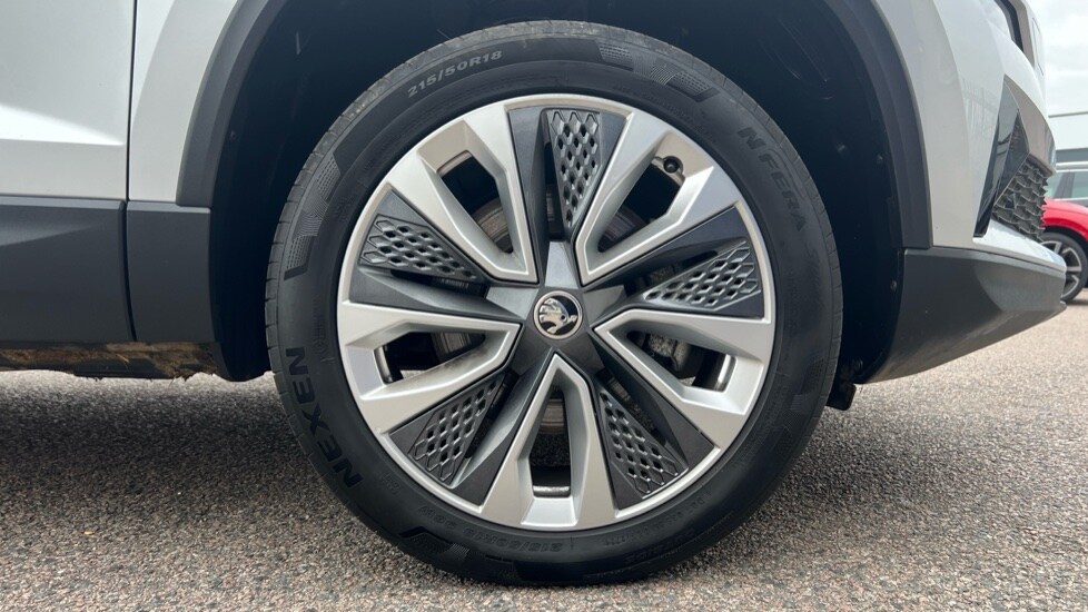 Used Skoda Karoq 2024 for sale - 76272862: Photo 5