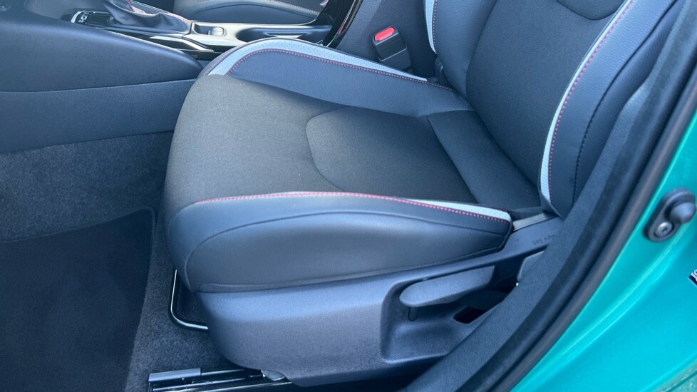 Used Toyota Corolla 2025 for sale - 76168900: Photo 32