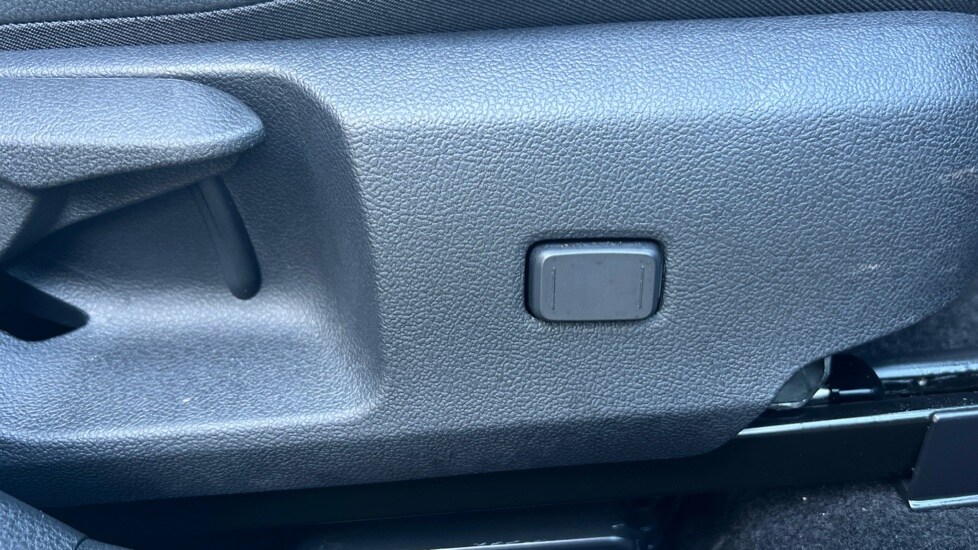Used Toyota Corolla 2025 for sale - 76168900: Photo 44