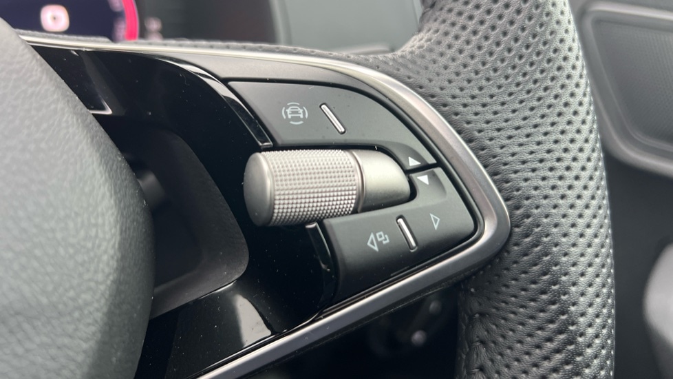 Used Skoda Karoq 2025 for sale - 76869480: Photo 37