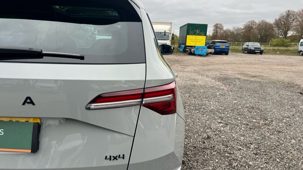 Used Skoda Karoq 2025 for sale - 76869480: Photo 48