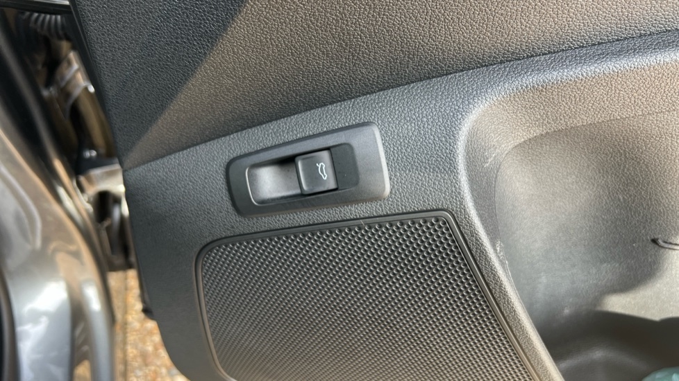 Used Skoda Karoq 2024 for sale - 76442126: Photo 35