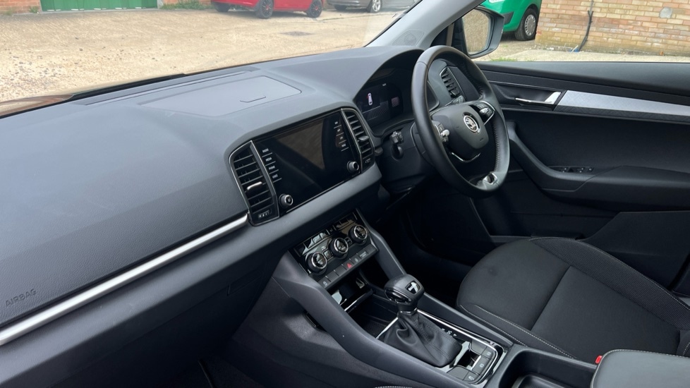 Used Skoda Karoq 2024 for sale - 76261670: Photo 2