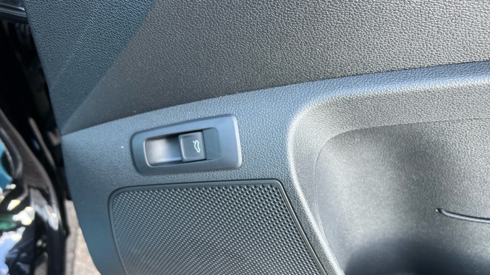 Used Skoda Karoq 2025 for sale - 76871558: Photo 38