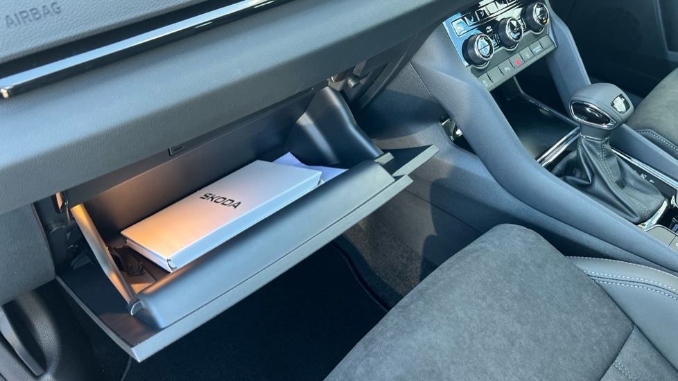 Used Skoda Karoq 2025 for sale - 76871558: Photo 44