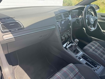 Used Volkswagen Golf 2019 for sale - 76477897: Photo