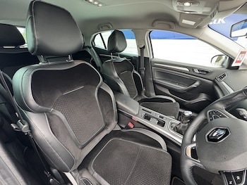 Used Renault Megane 2017 for sale - 76477969: Photo