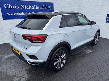 Used Volkswagen T-Roc 2018 for sale - 76477994: Photo