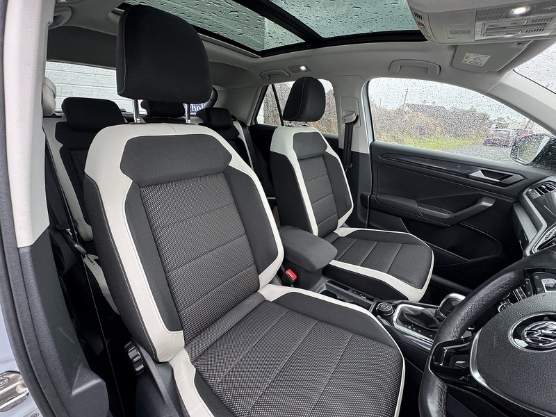 Used Volkswagen T-Roc 2018 for sale - 76477994: Photo 4