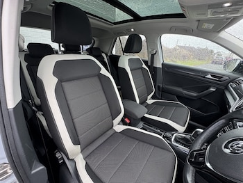 Used Volkswagen T-Roc 2018 for sale - 76477994: Photo