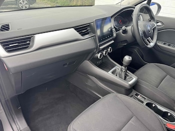 Used Renault Captur 2020 for sale - 76477873: Photo