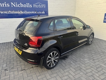 Used Volkswagen Polo 2017 for sale - 76477868: Photo