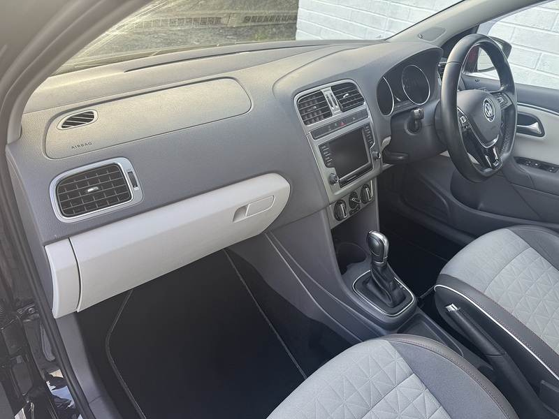 Used Volkswagen Polo 2017 for sale - 76477868: Photo 6