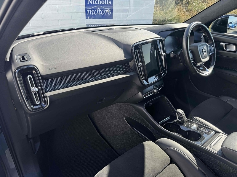 Used Volvo XC40 2021 for sale - 76477899: Photo 3