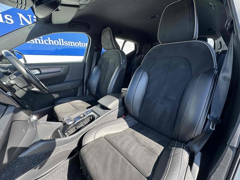 Used Volvo XC40 2021 for sale - 76477899: Photo 4