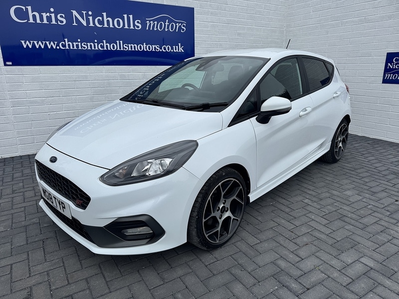Used Ford Fiesta 2018 for sale - 76477856: Photo 1