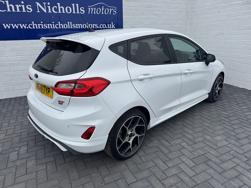 Used Ford Fiesta 2018 for sale - 76477856: Photo 2